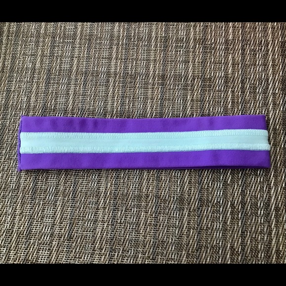 NWOT Lululemon Headband 🌟$10 if bundled - Picture 3 of 4